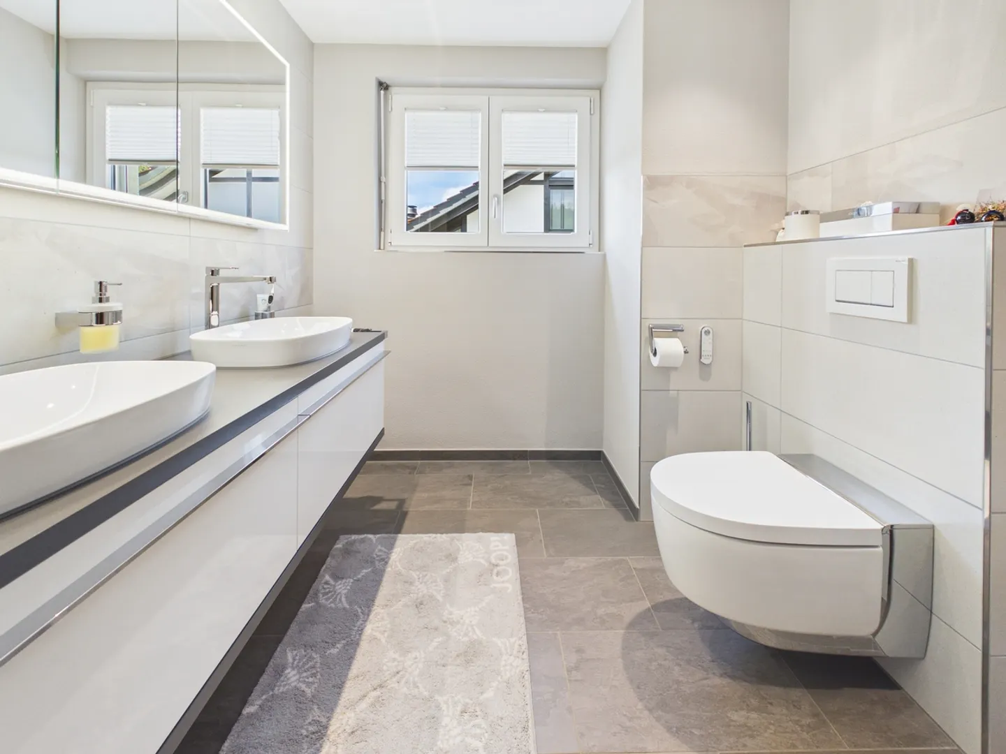Well-maintained 5.5-room single-family house with generous surroundings - Photo 11 of 13
