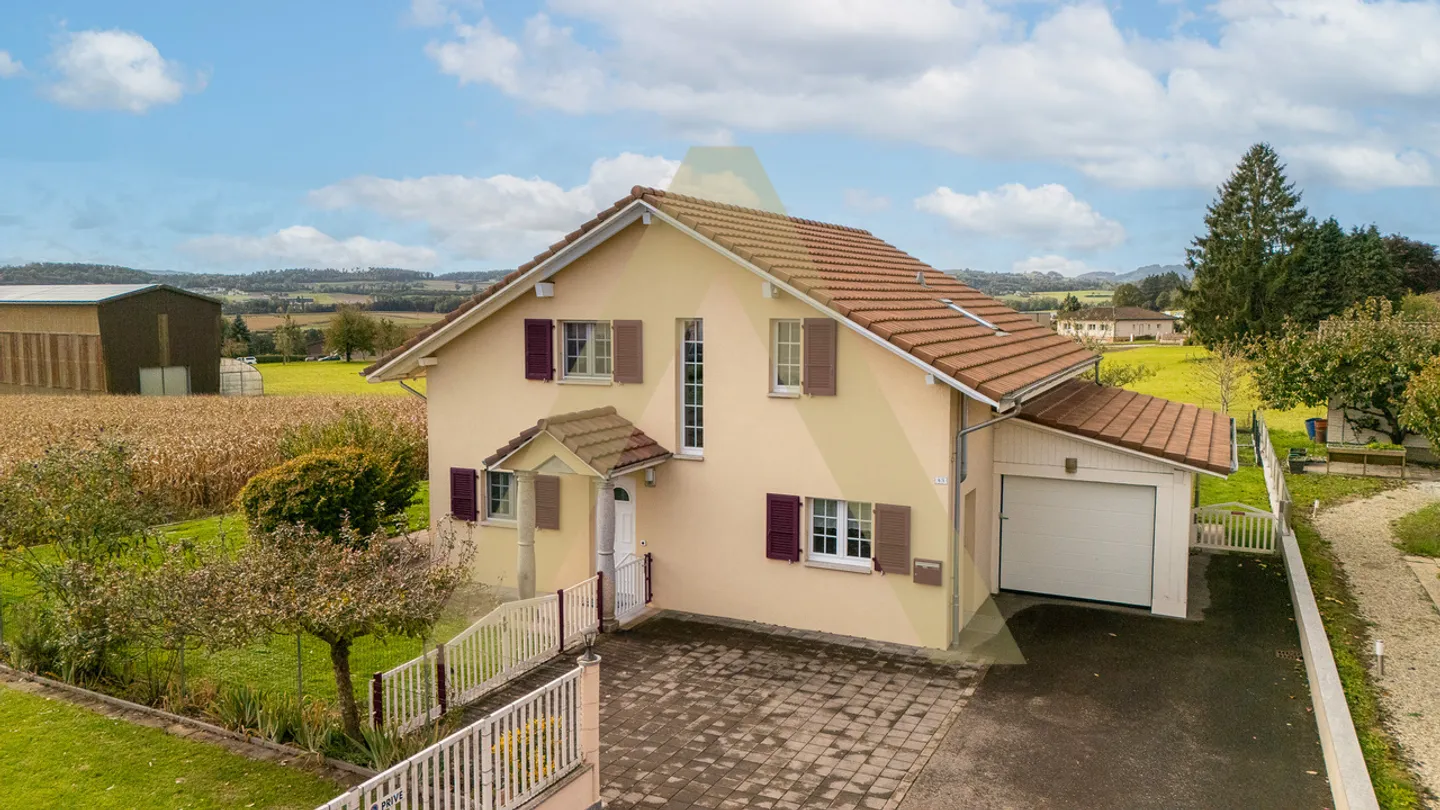 For sale spacious family house 5 minutes from Estavayer-le-Lac - Photo 2 of 11