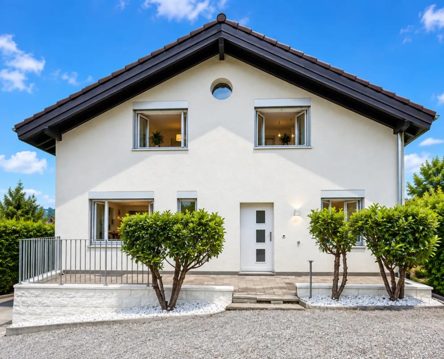 Casa angolare nuova con vista ampia e potenziale di sviluppo a Lanzenhäusern - Foto 2 di 3