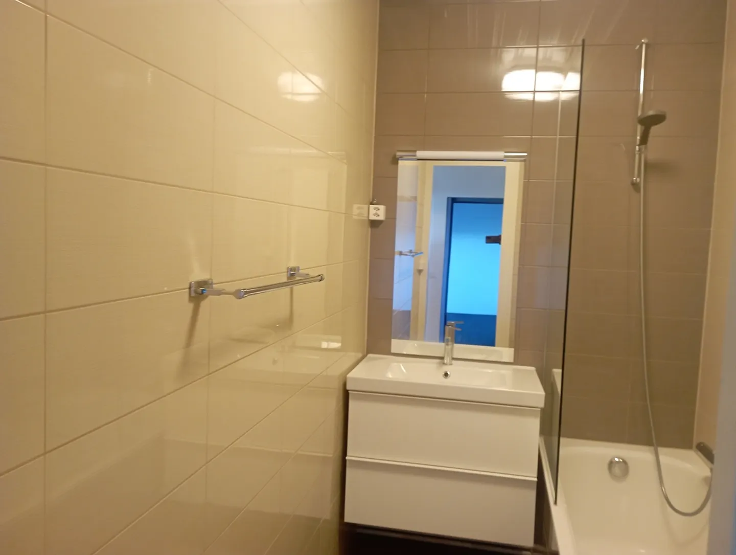 CAROUGE - Durchgangswohnung 3 Zimmer ?60 m² 2. Etage OHNE AUFZUG - Foto 7 von 11