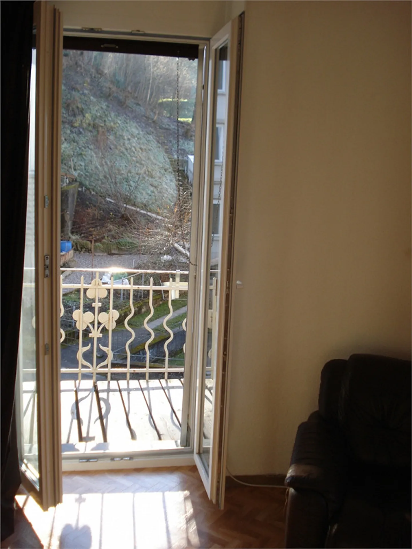 Helle Stadtwohnung mit Balkon - Foto 2 von 6