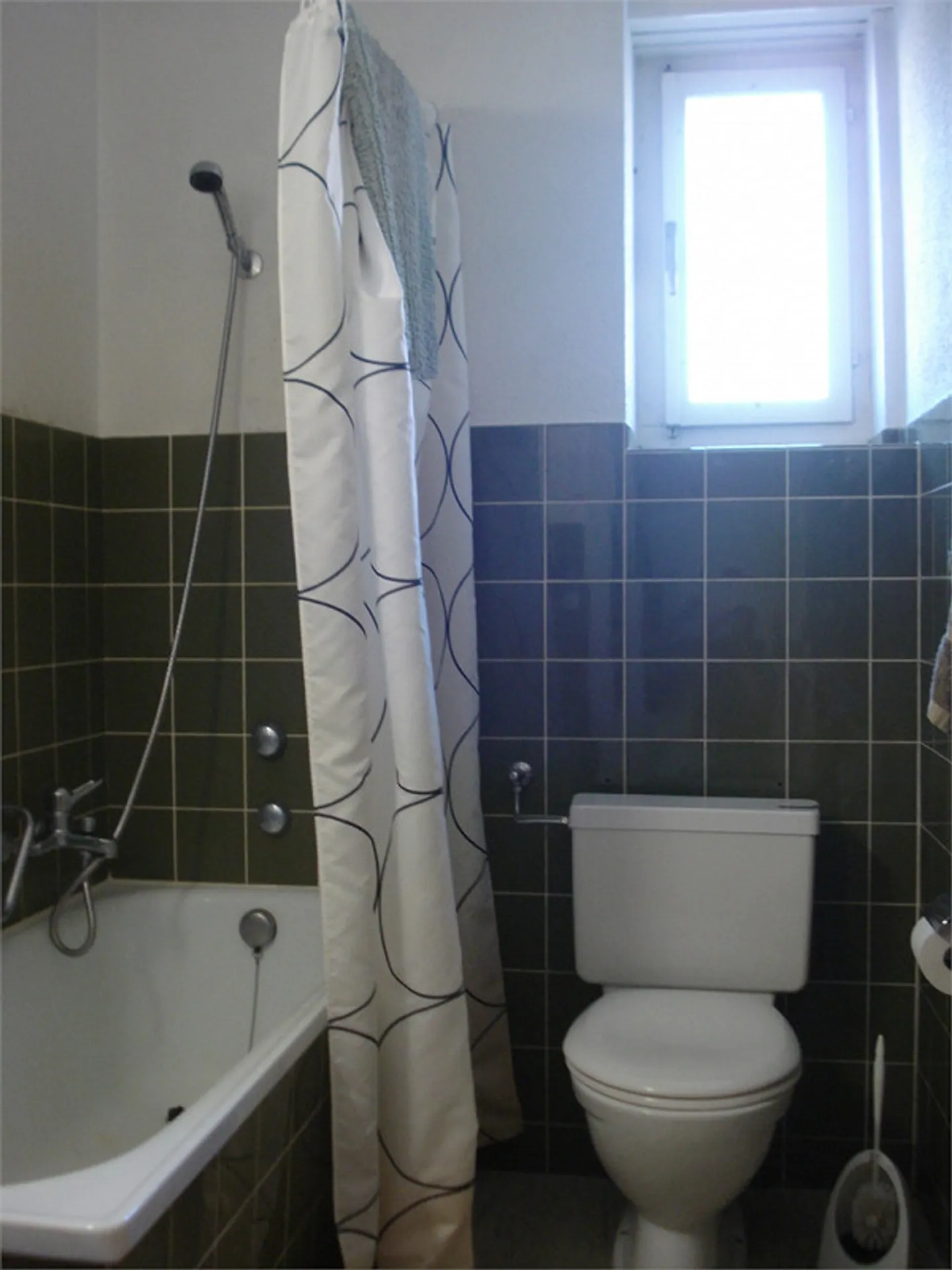 Helle Stadtwohnung mit Balkon - Foto 6 von 6