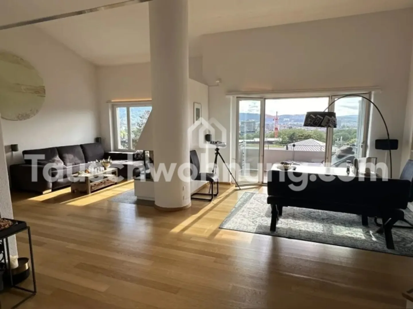 [APPARTAMENTO IN SCAMBIO] ! Maisonette con vista lago/città CONTRO un appartamento fiscalmente vantaggioso. - Foto 2 di 12