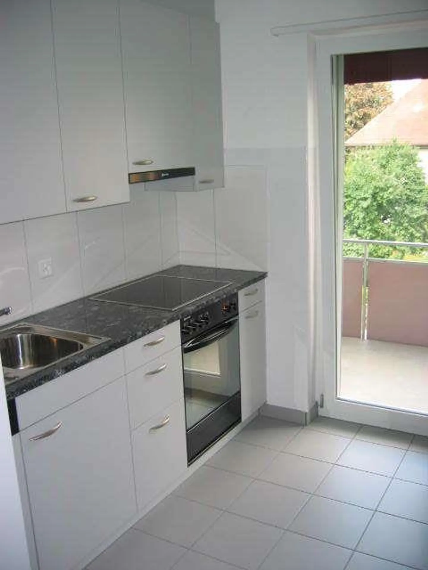 Quiet residential area near the city! - Photo 4 of 5