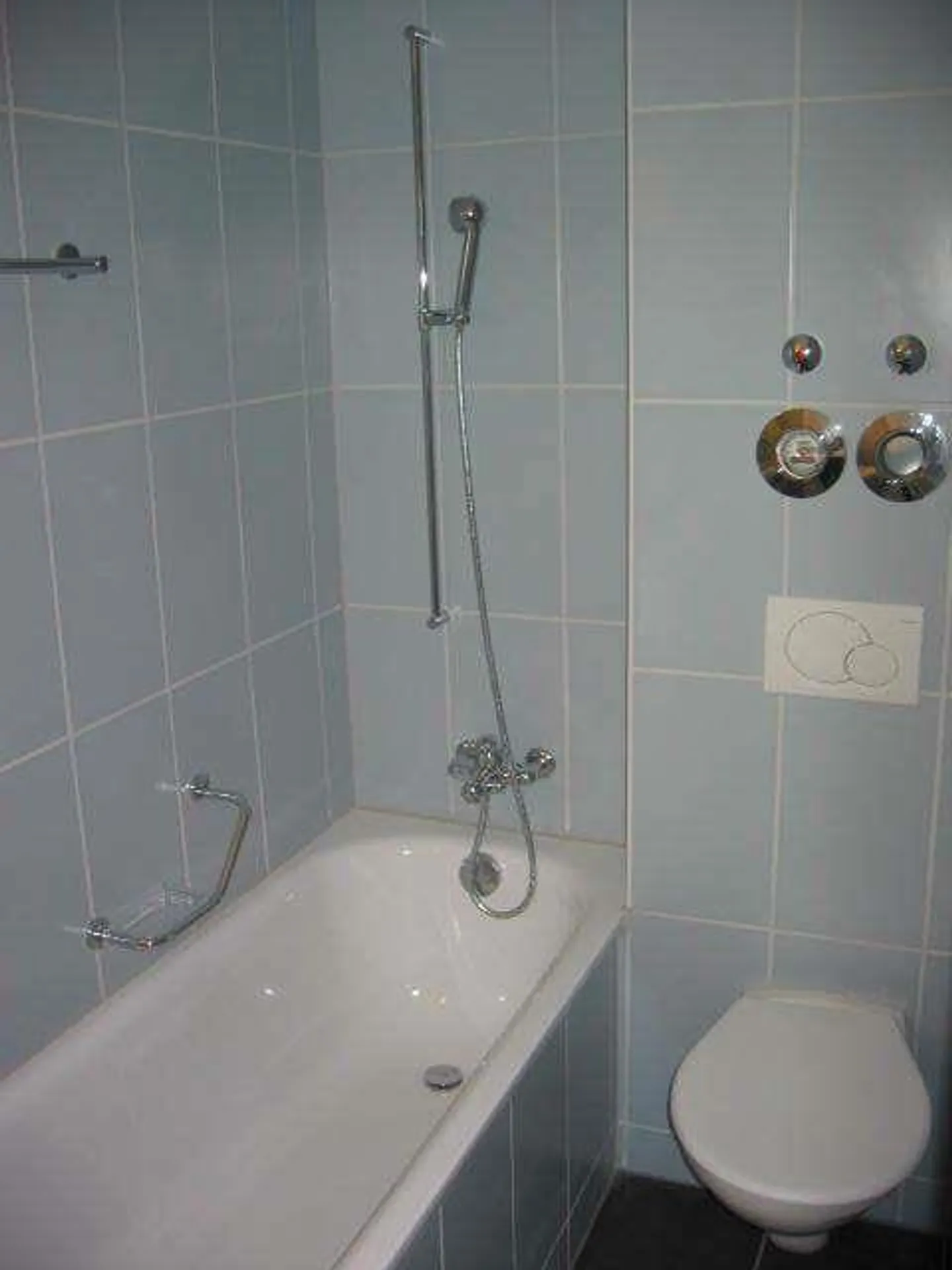 Quiet residential area near the city! - Photo 5 of 5