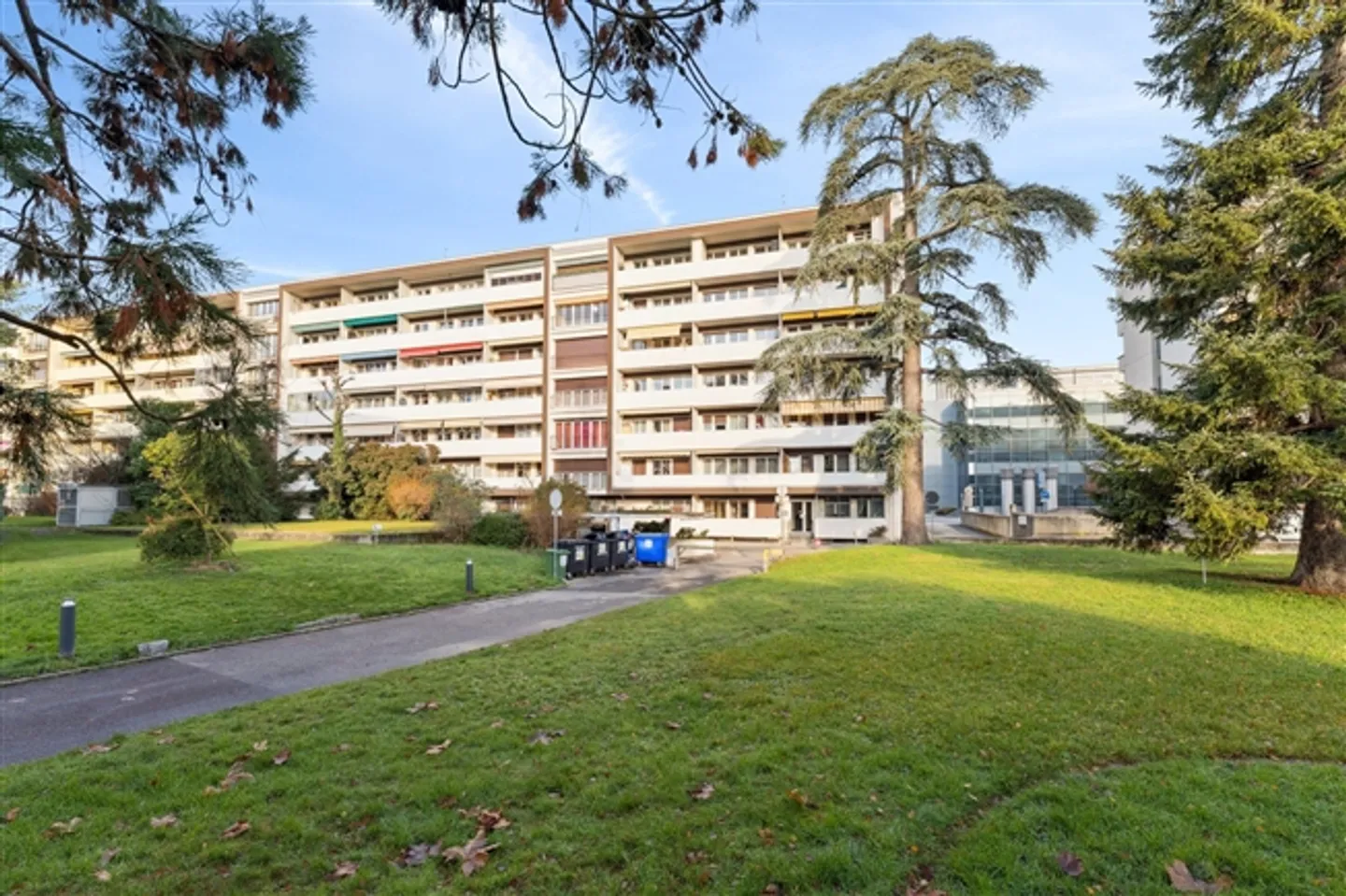 Charmante 3-Zimmer-Wohnung mit Parkblick - Foto 1 von 7