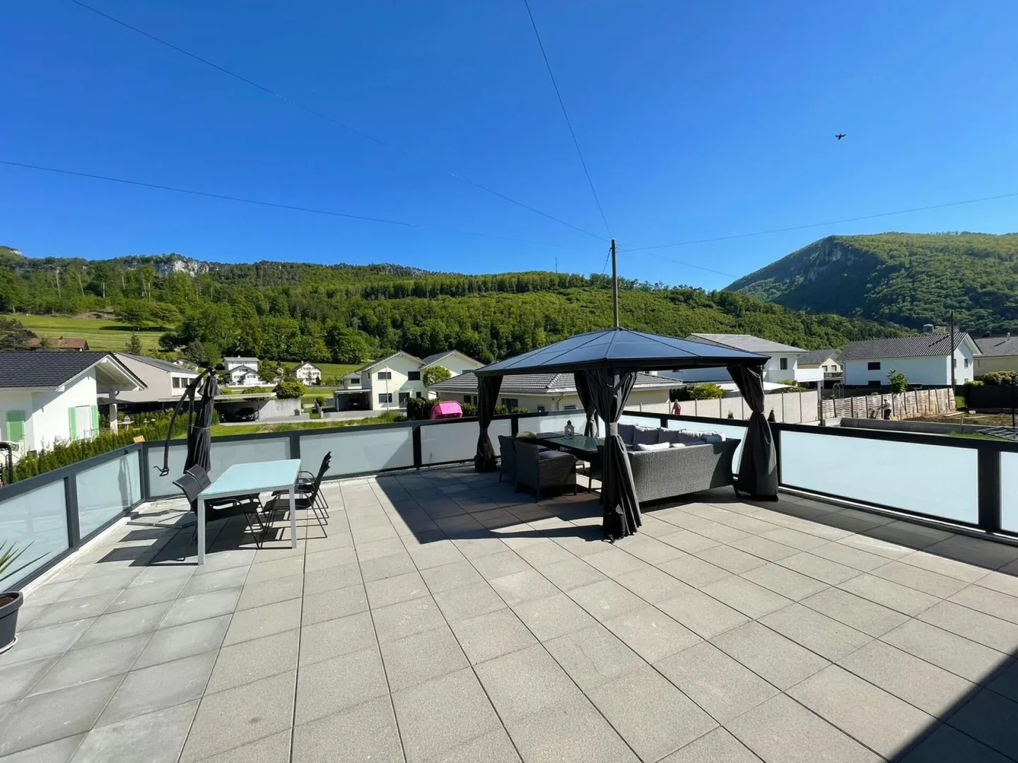 LIVING AND FEELING GOOD - MODERNIZED SINGLE-FAMILY HOUSE WITH CHARM - Photo 3 of 6