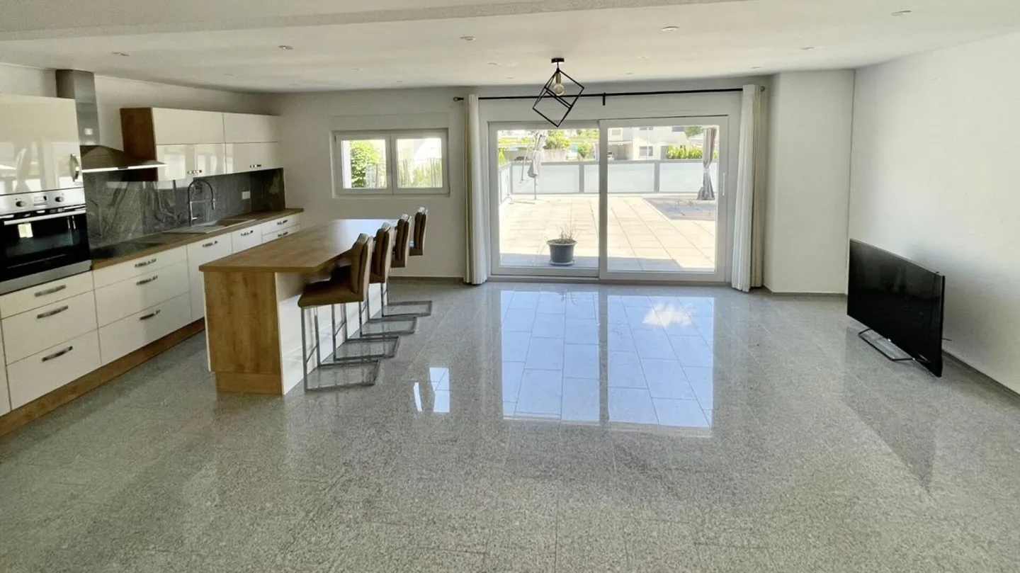 LIVING AND FEELING GOOD - MODERNIZED SINGLE-FAMILY HOUSE WITH CHARM - Photo 4 of 6