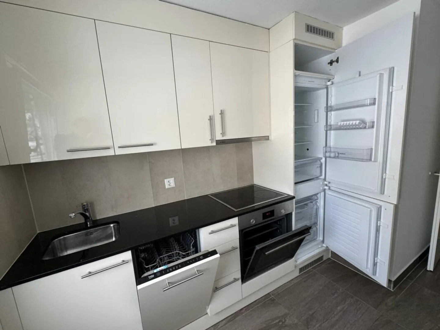 Appartamento 3 locali come nuovo a Wittenbach - Foto 2 di 7