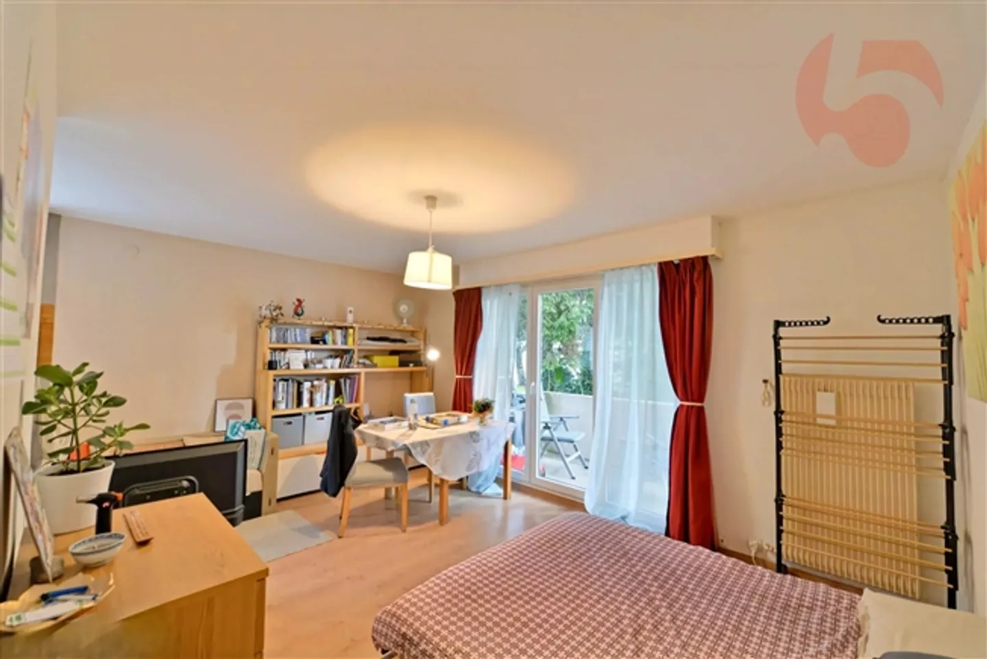 «Studio mit Balkon, gut angelegt und ideal gelegen» - Foto 3 von 7