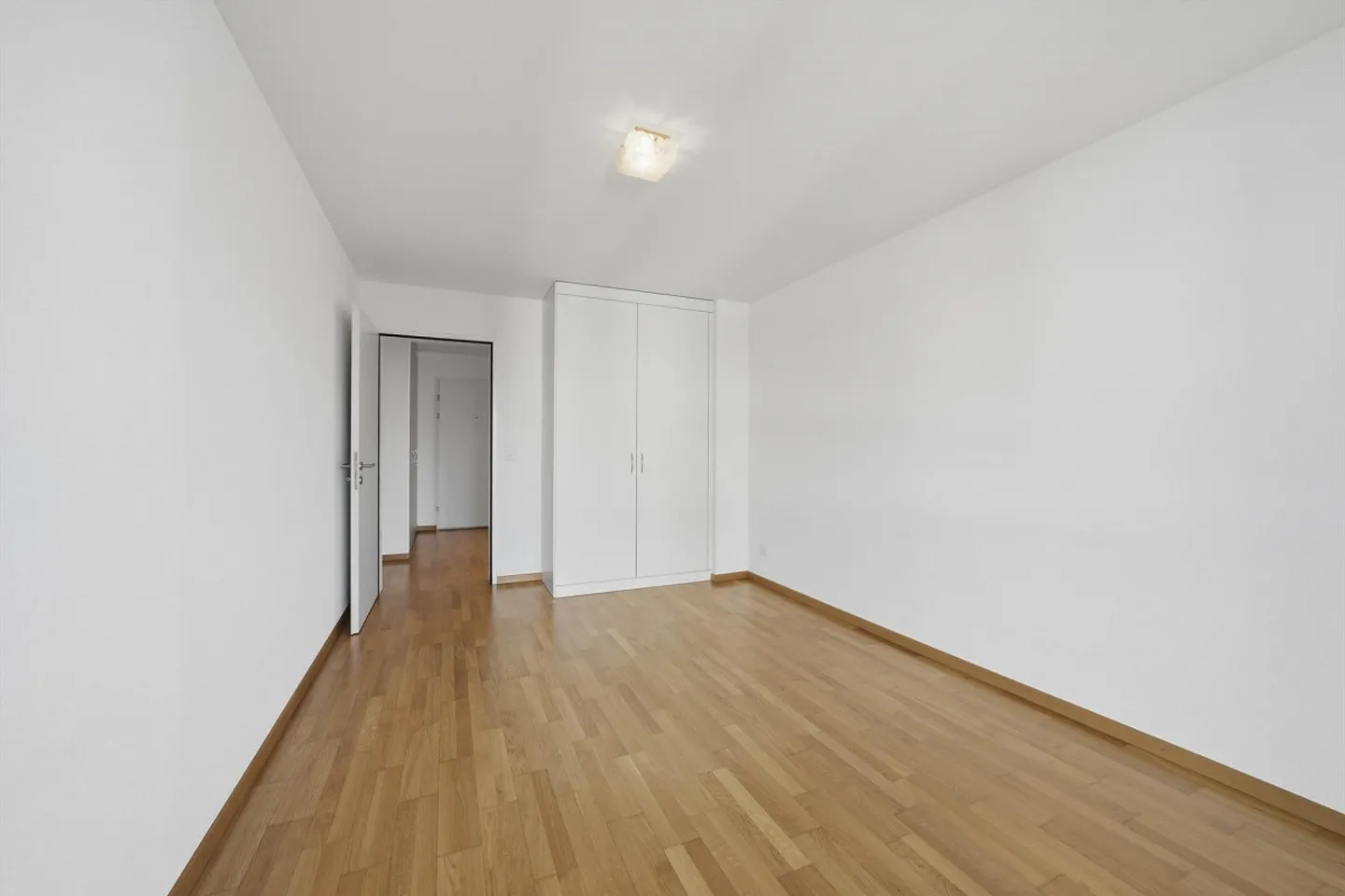 Spacious 4.5 Room Apartment - Photo 17 of 30