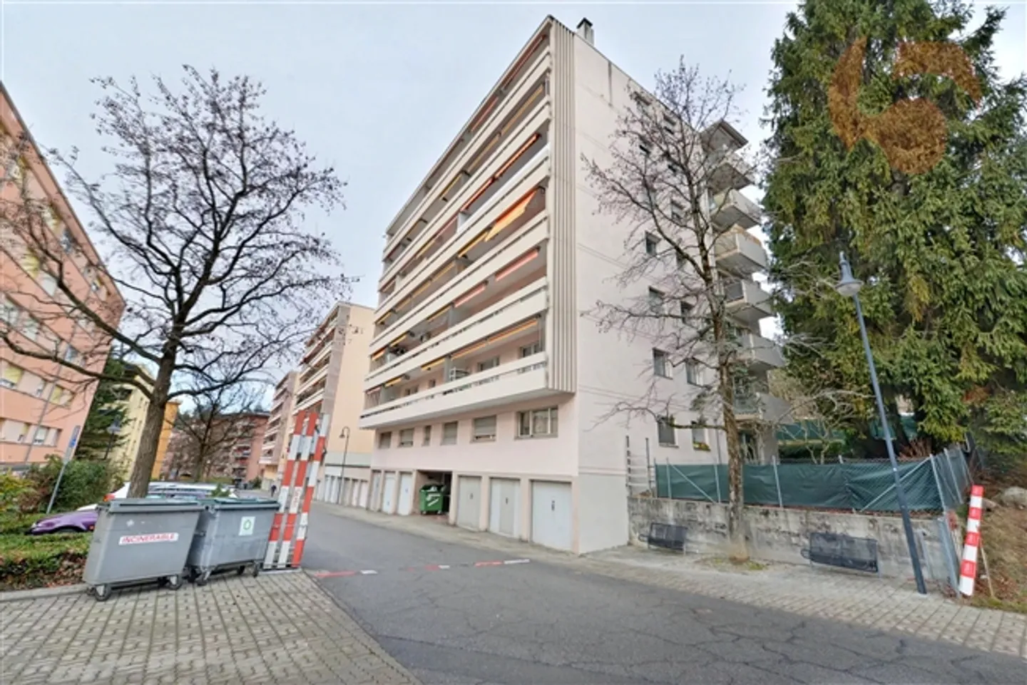 «Studio mit Balkon, gut angelegt und ideal gelegen» - Foto 1 von 7