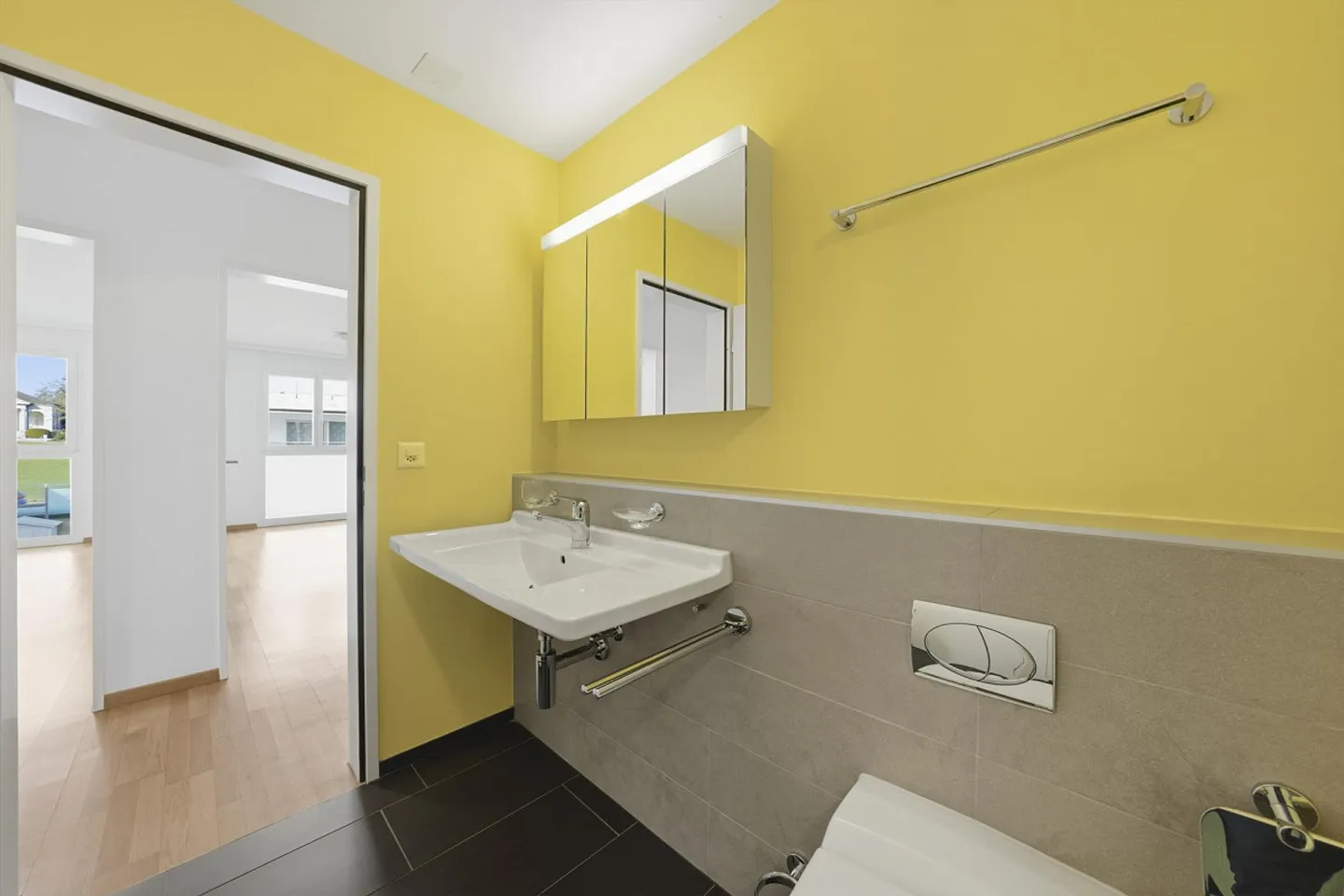 Spacious 4.5 Room Apartment - Photo 11 of 30