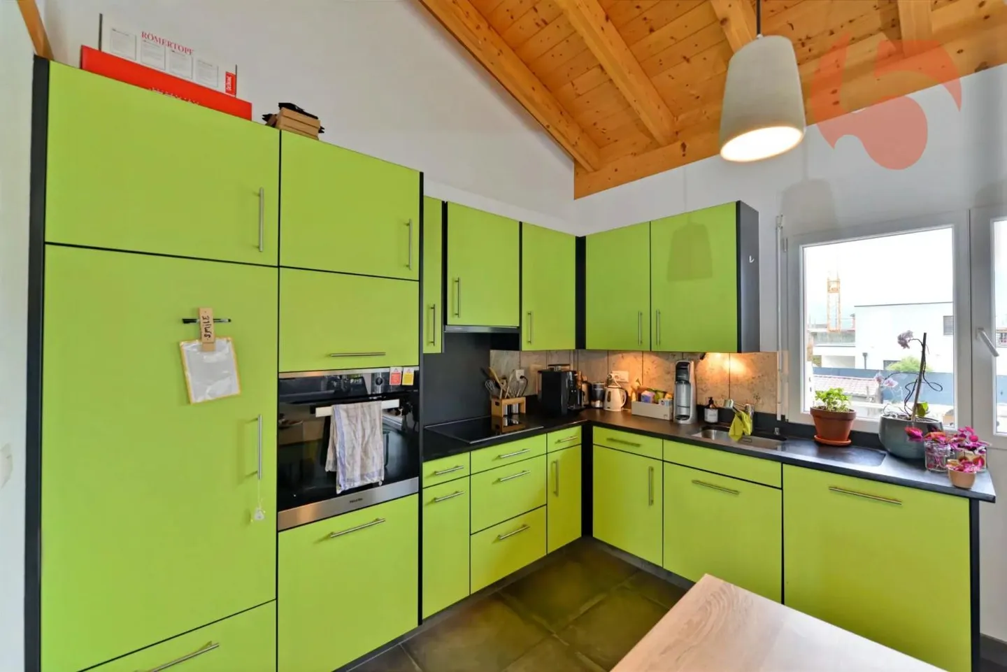 Charmante Attique mit Balkon - Foto 4 von 12
