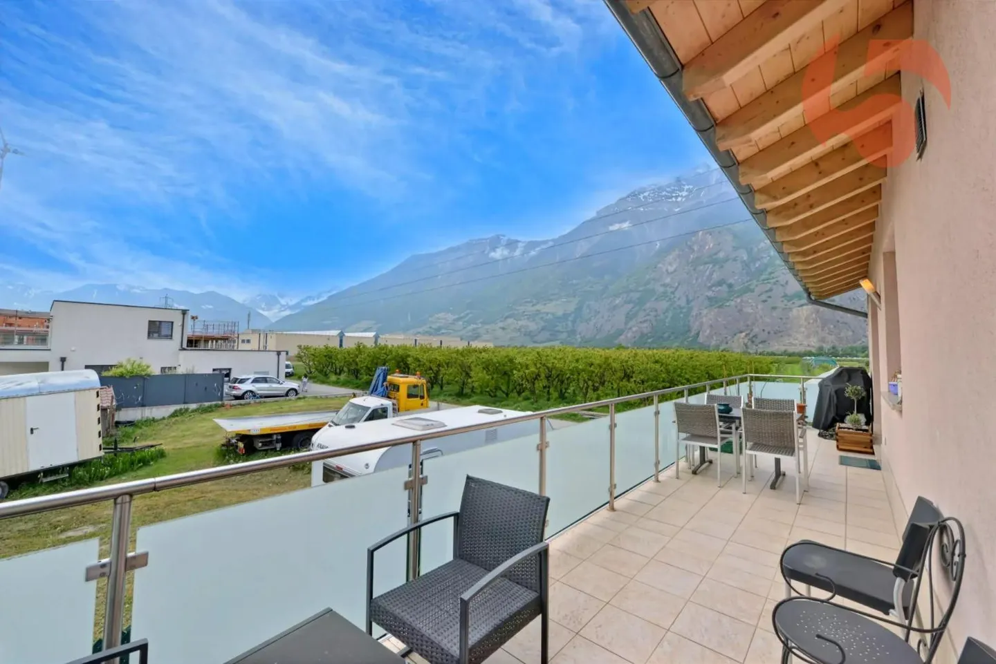 Charmante Attique mit Balkon - Foto 1 von 12