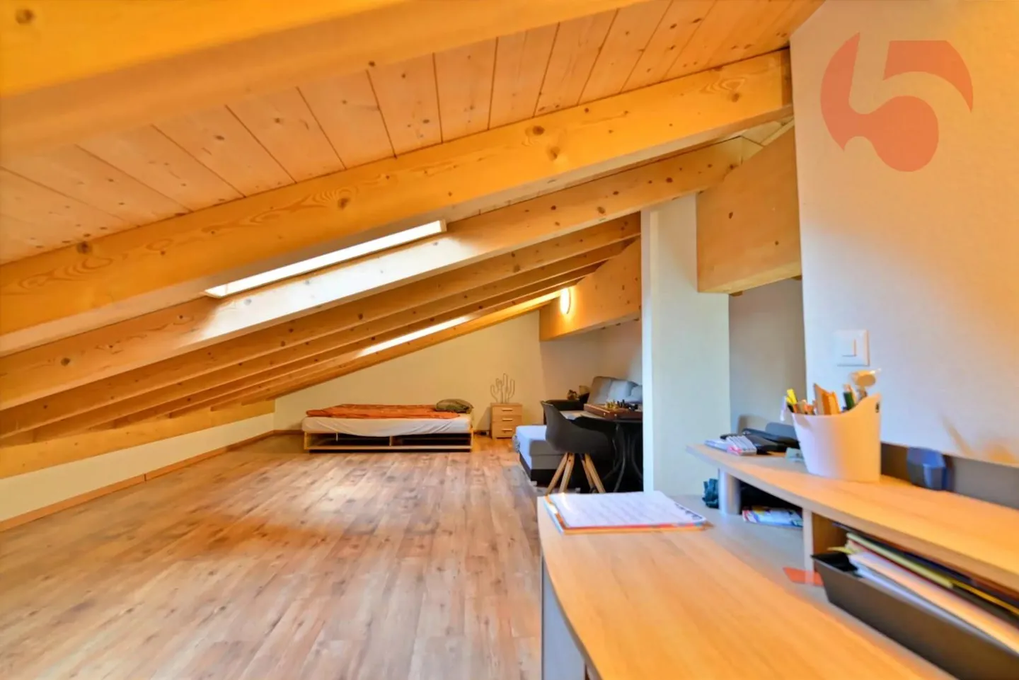 Charmante Attique mit Balkon - Foto 9 von 12