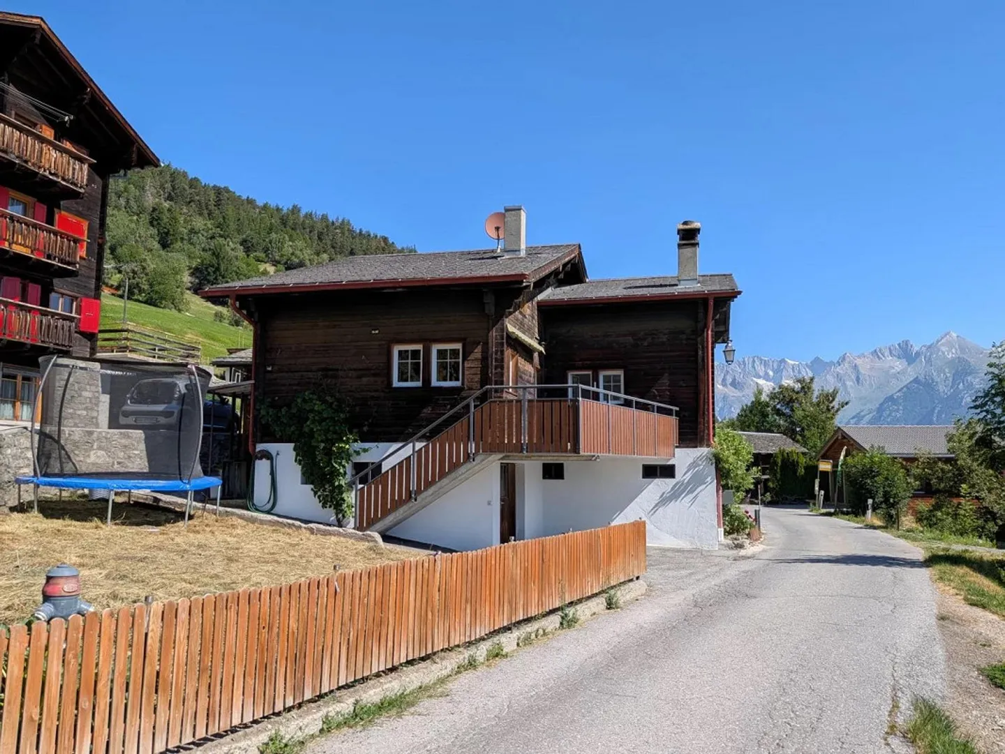 Charmantes Einfamilienhaus in Zeneggen - Foto 2 von 21