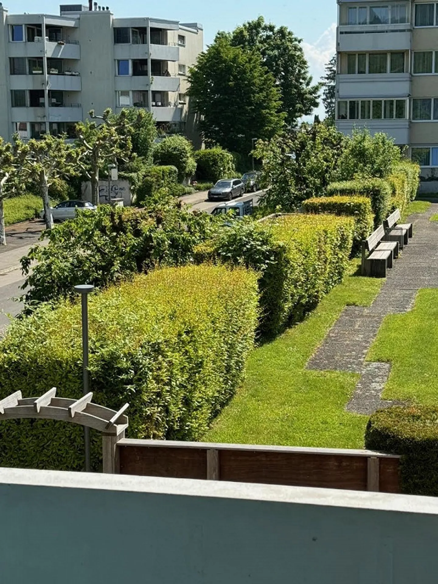 Quiet corner apartment with underground parking space - Photo 5 of 16