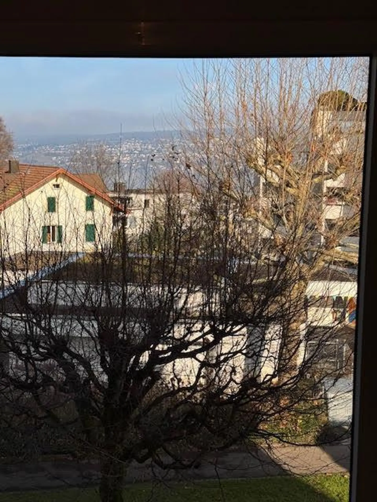 Quiet corner apartment with underground parking space - Photo 7 of 16