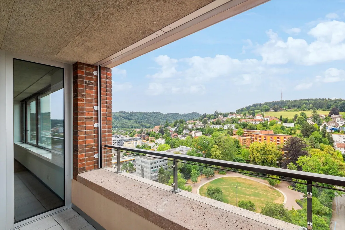 Moderne 3.5-Zimmerwohnung in der Lokstadt - Foto 10 di 13