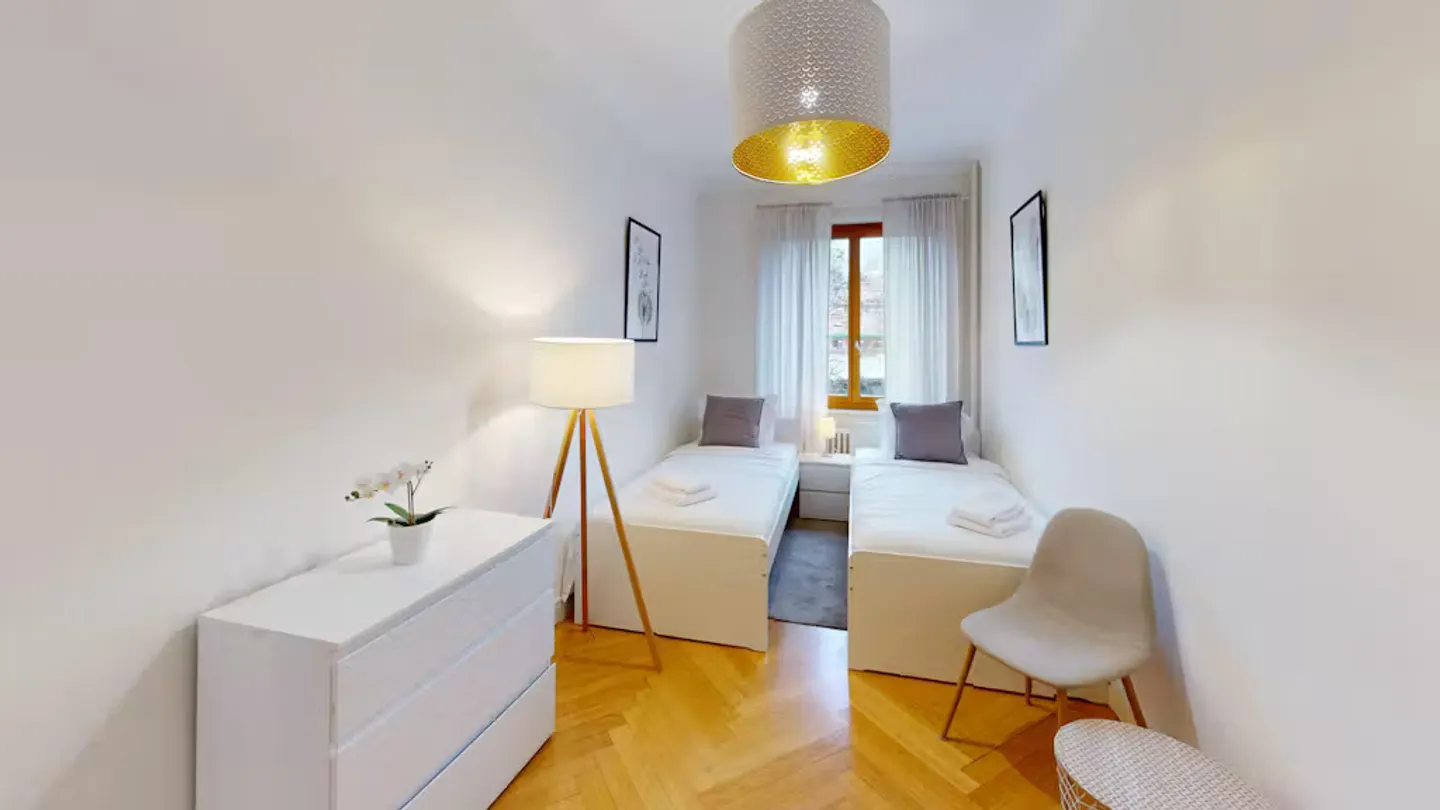 Charming Geneva Apartment - Photo 6 of 7