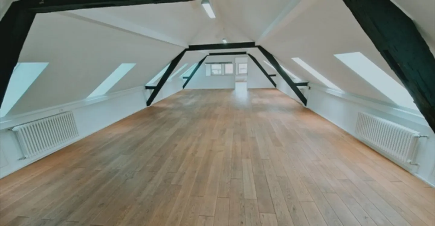 Office space for rent - Photo 1 of 7