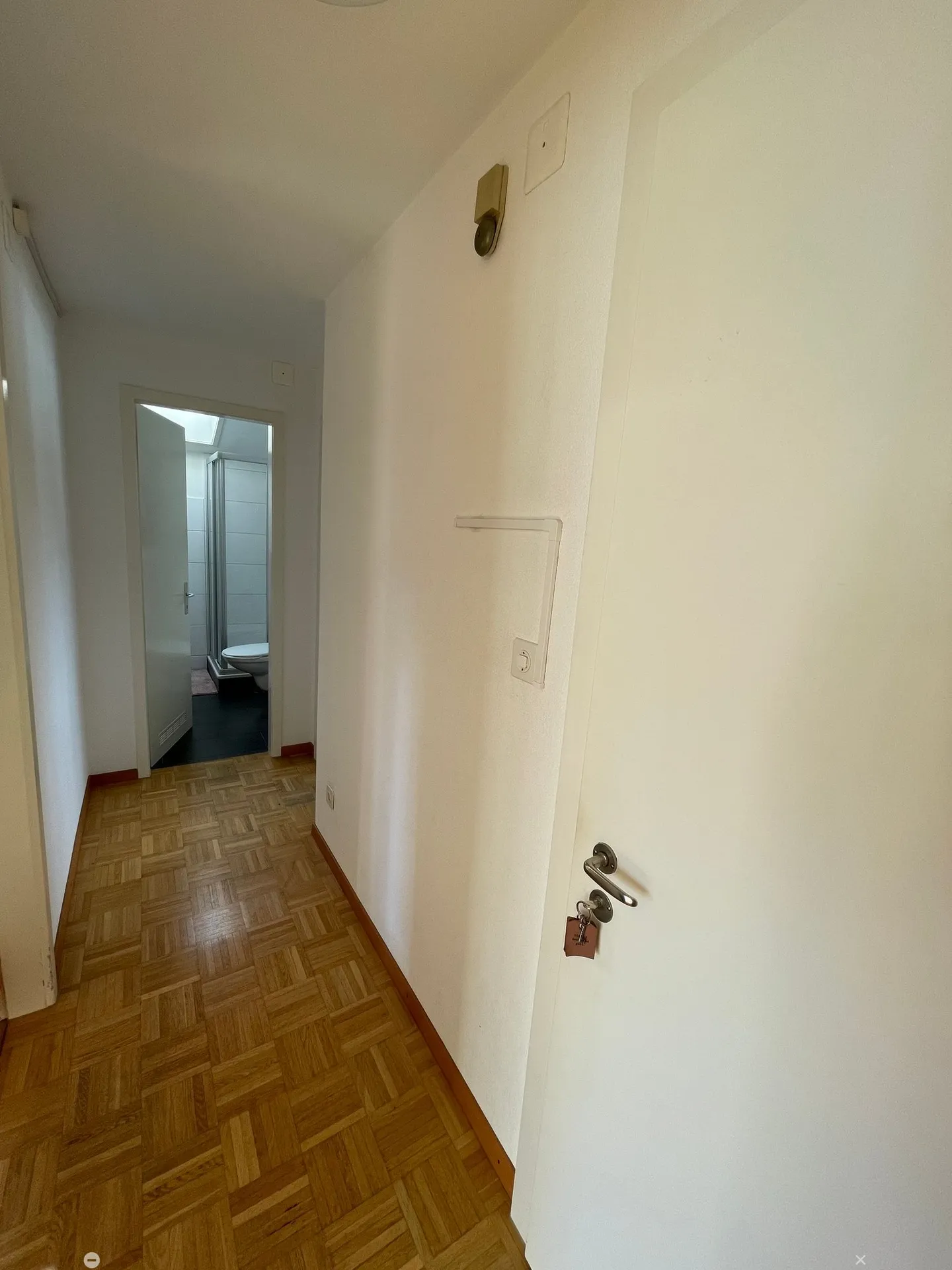 Incantevole appartamento mansardato 2.5 locali con balcone a Biel/Bienne - Foto 5 di 9