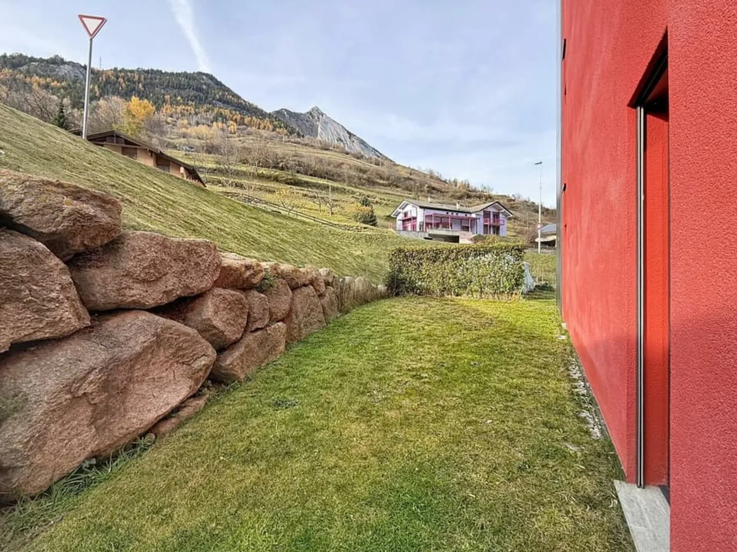 Spacious and bright 3.5-room apartment in Orsières - Photo 5 of 13