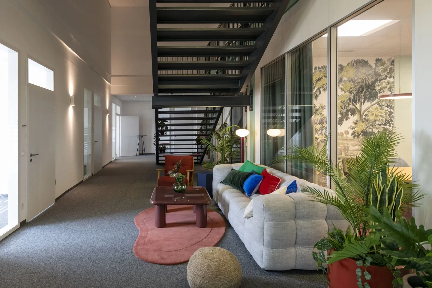 Plug and work - Spazi per uffici moderni con zone comunitarie a Regensdorf - Foto 2 di 10