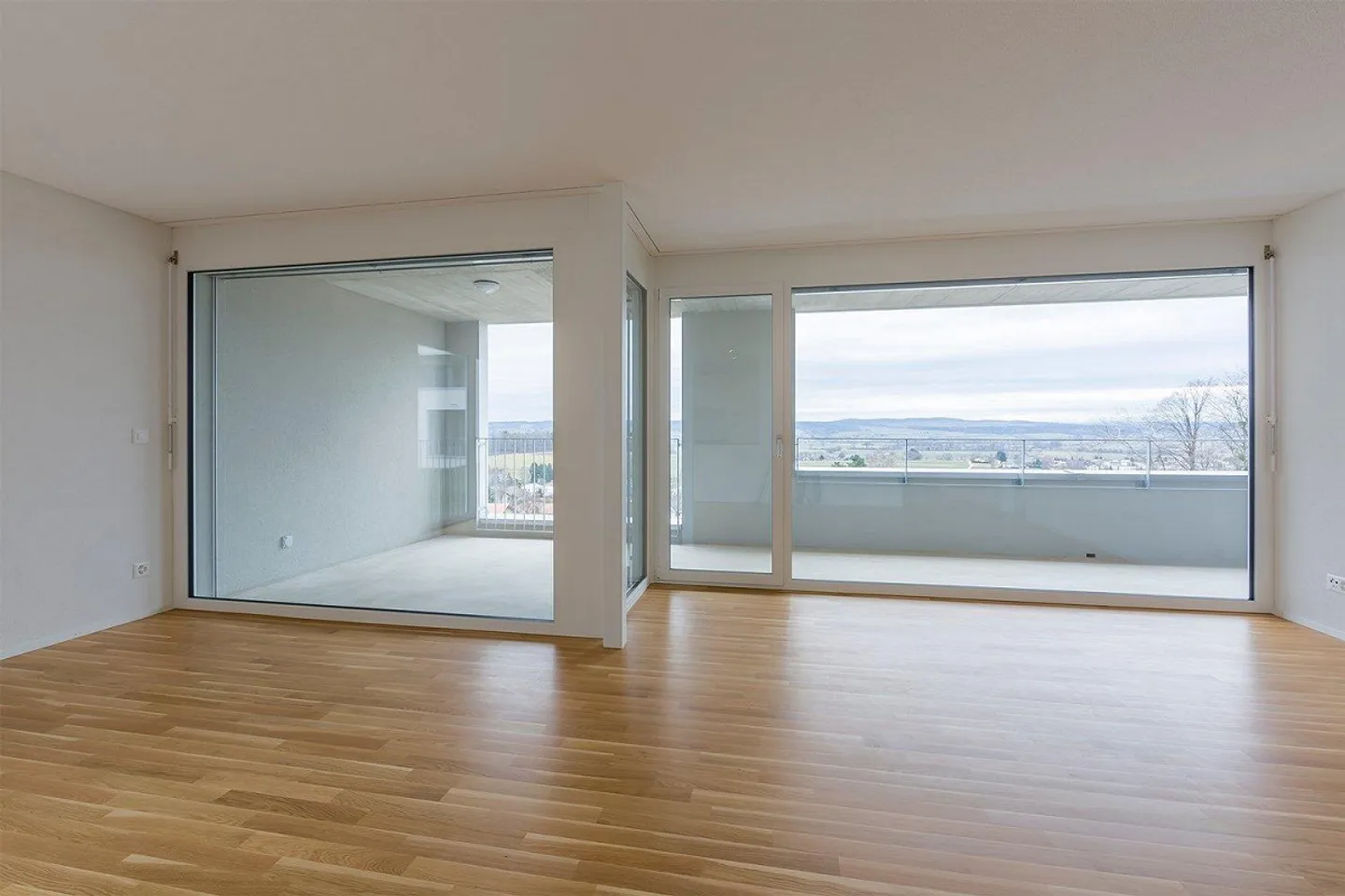 Spacious Family Apartment - Photo 4 of 10