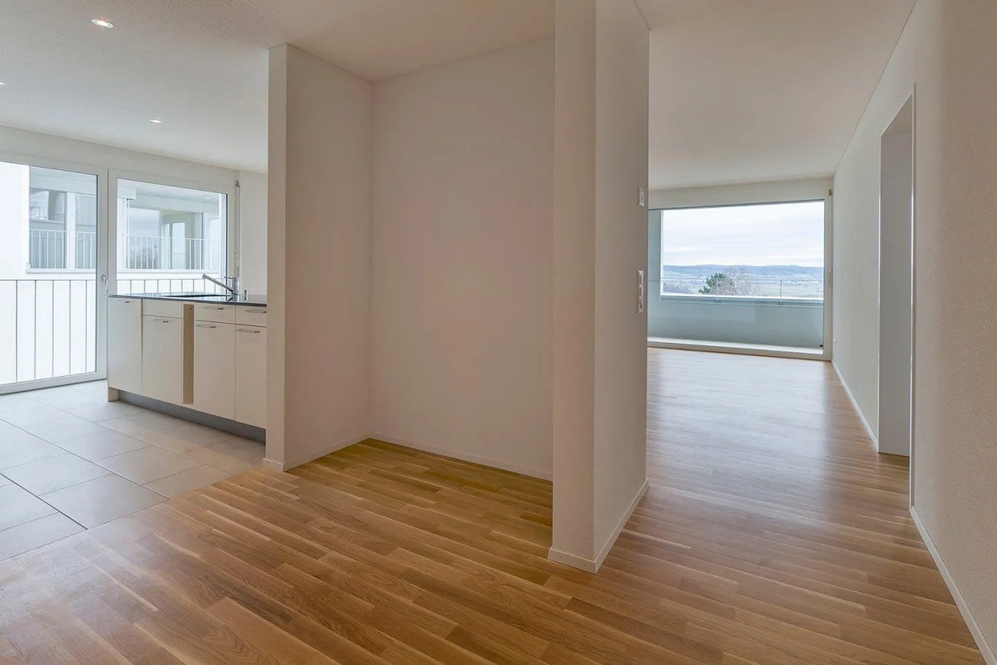 Spacious Family Apartment - Photo 2 of 10