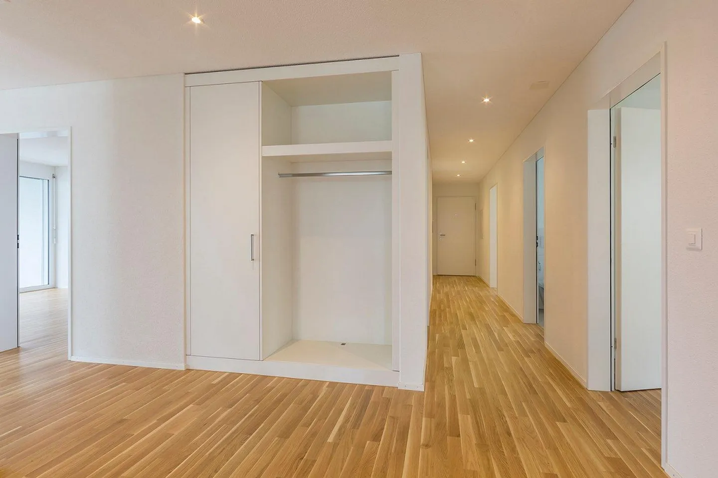 Spacious Family Apartment - Photo 6 of 10