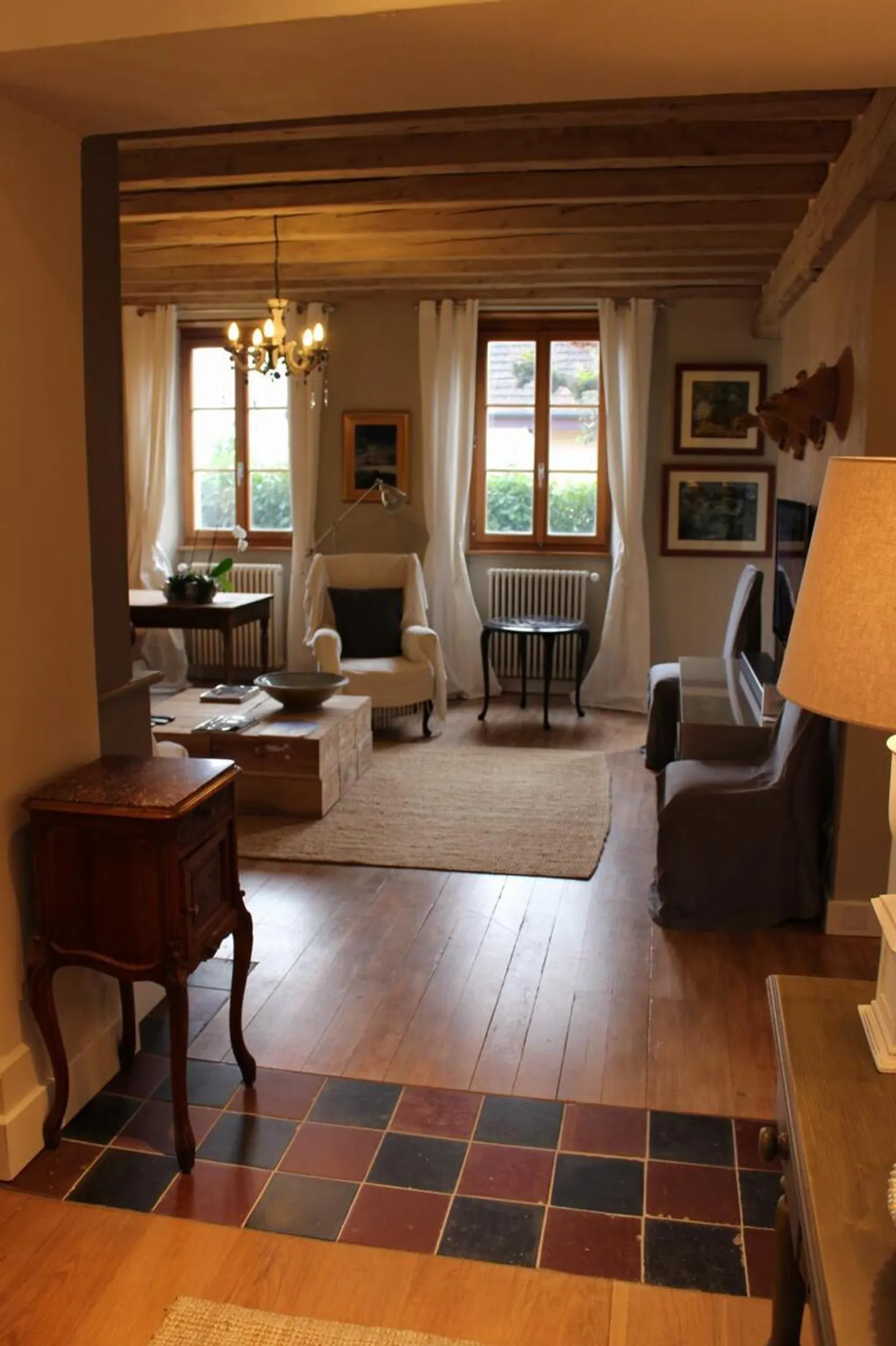 Wunderschöne möblierte Wohnung mit Garten - Foto 2 von 7