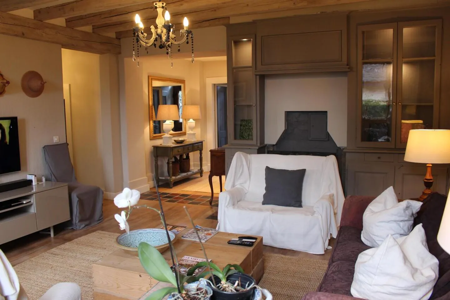Wunderschöne möblierte Wohnung mit Garten - Foto 1 von 7