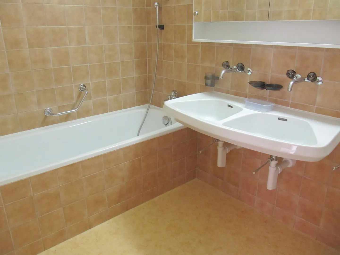 Geräumige Wohnung mit Balkon - Foto 12 von 15