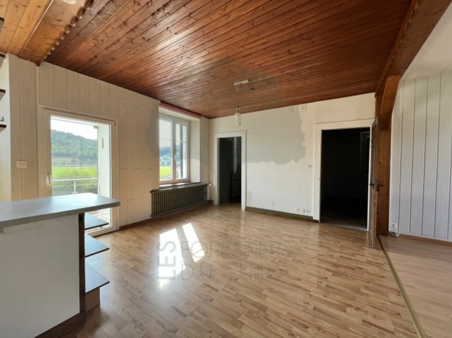 5.5-room apartment with balcony in Courtemaiche - Photo 3 of 11