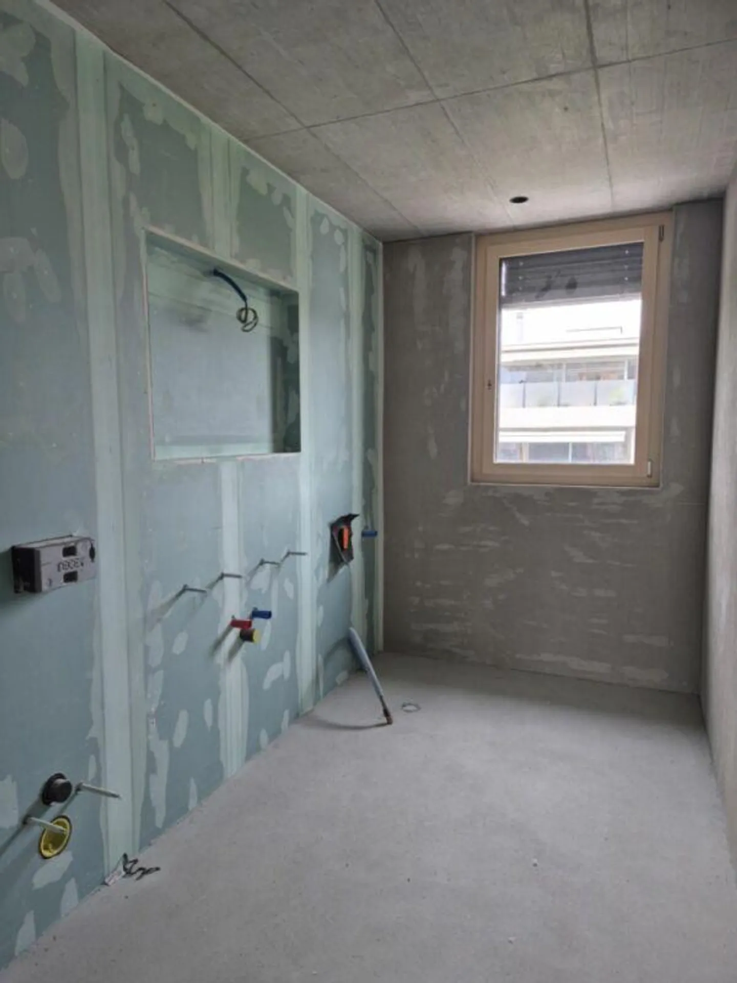 Neubau 4.5-Zimmerwohnung mit grossem Balkon – Sonne & Ruhe garantiert - Foto 6 von 10