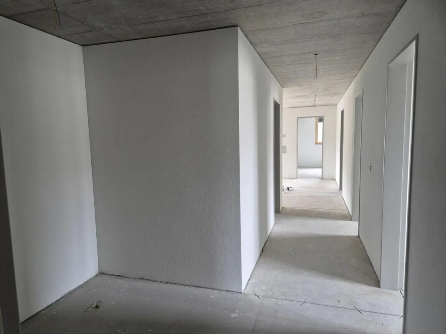 Neubau 4.5-Zimmerwohnung mit grossem Balkon – Sonne & Ruhe garantiert - Foto 9 von 10