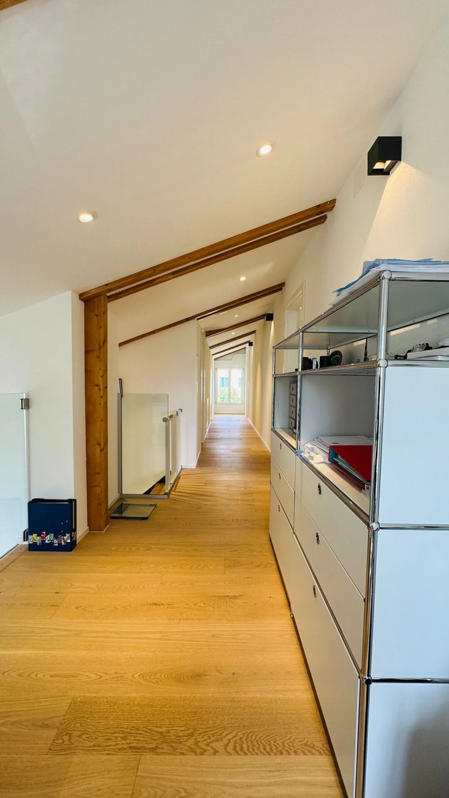 Maison individuelle luxueuse de 6,5 pièces avec piscine, jardin et double garage - Photo 13 sur 26