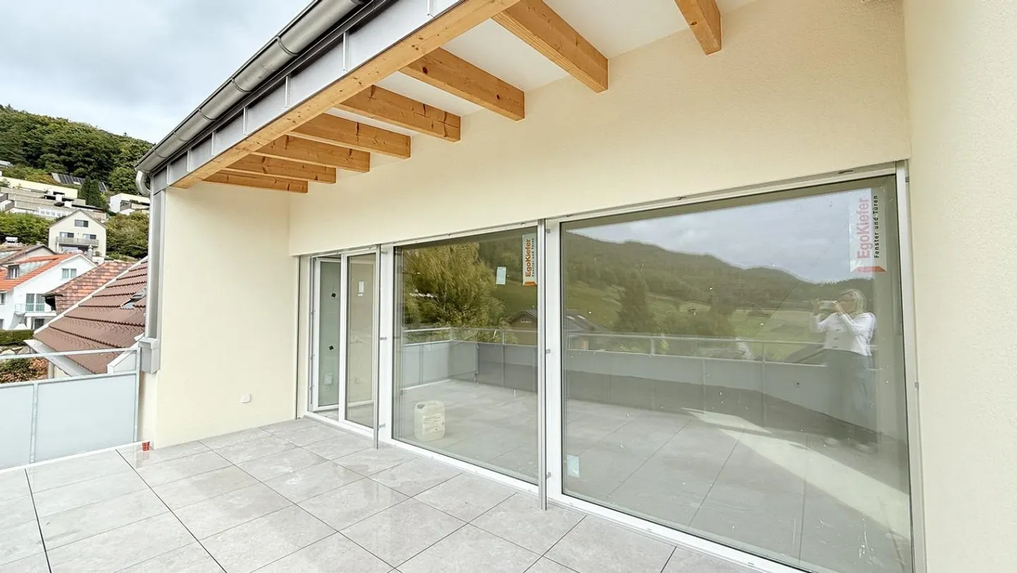 Balcon spacieux avec vue sur la verdure / Première location - Photo 4 sur 13