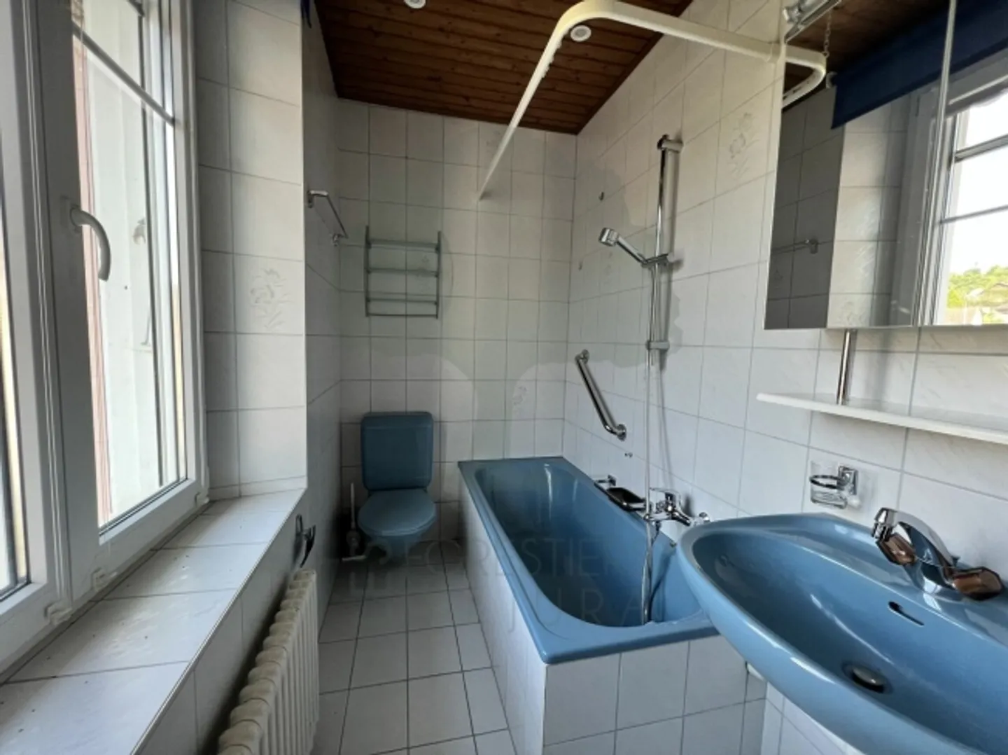 5.5-room apartment with balcony in Courtemaiche - Photo 7 of 11
