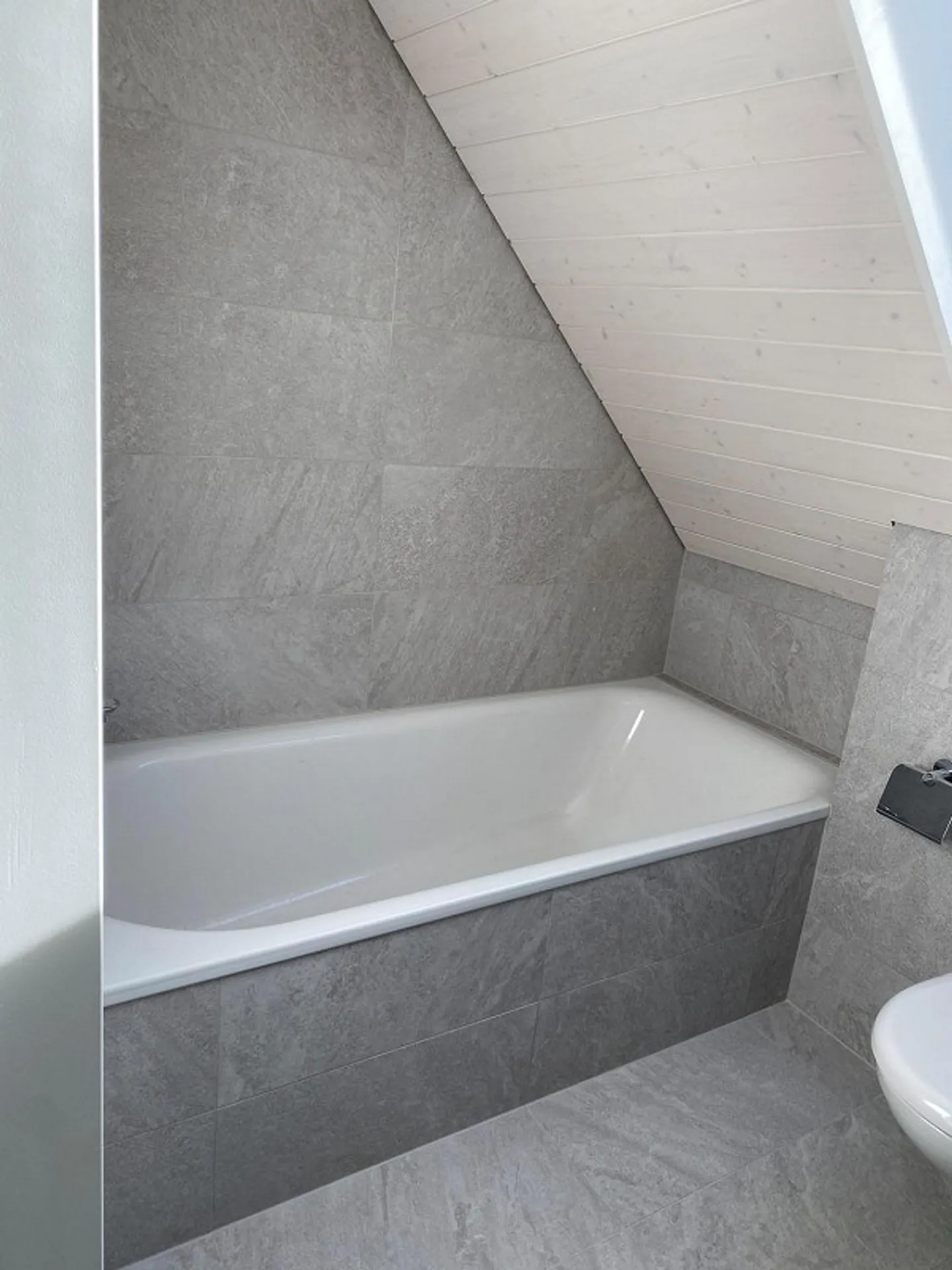 Balcon spacieux avec vue sur la verdure / Première location - Photo 5 sur 13