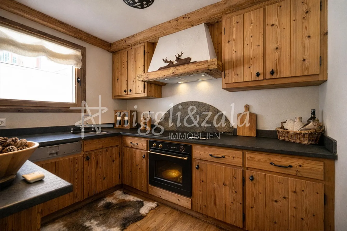 Elegante 5-Zimmer-Wohnung in Sils Maria - Foto 2 von 7