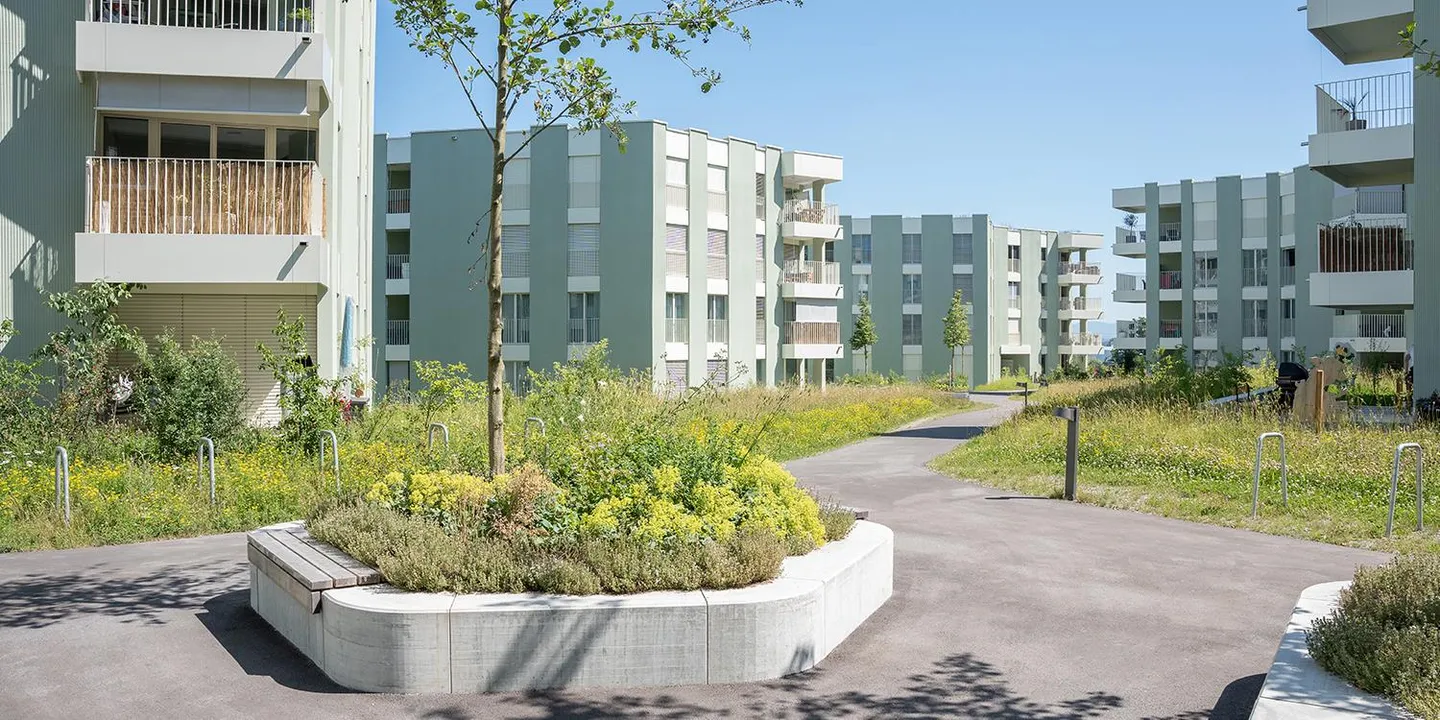 Appartement moderne de 4,5 pièces avec balcon à Perlen - Photo 1 sur 11