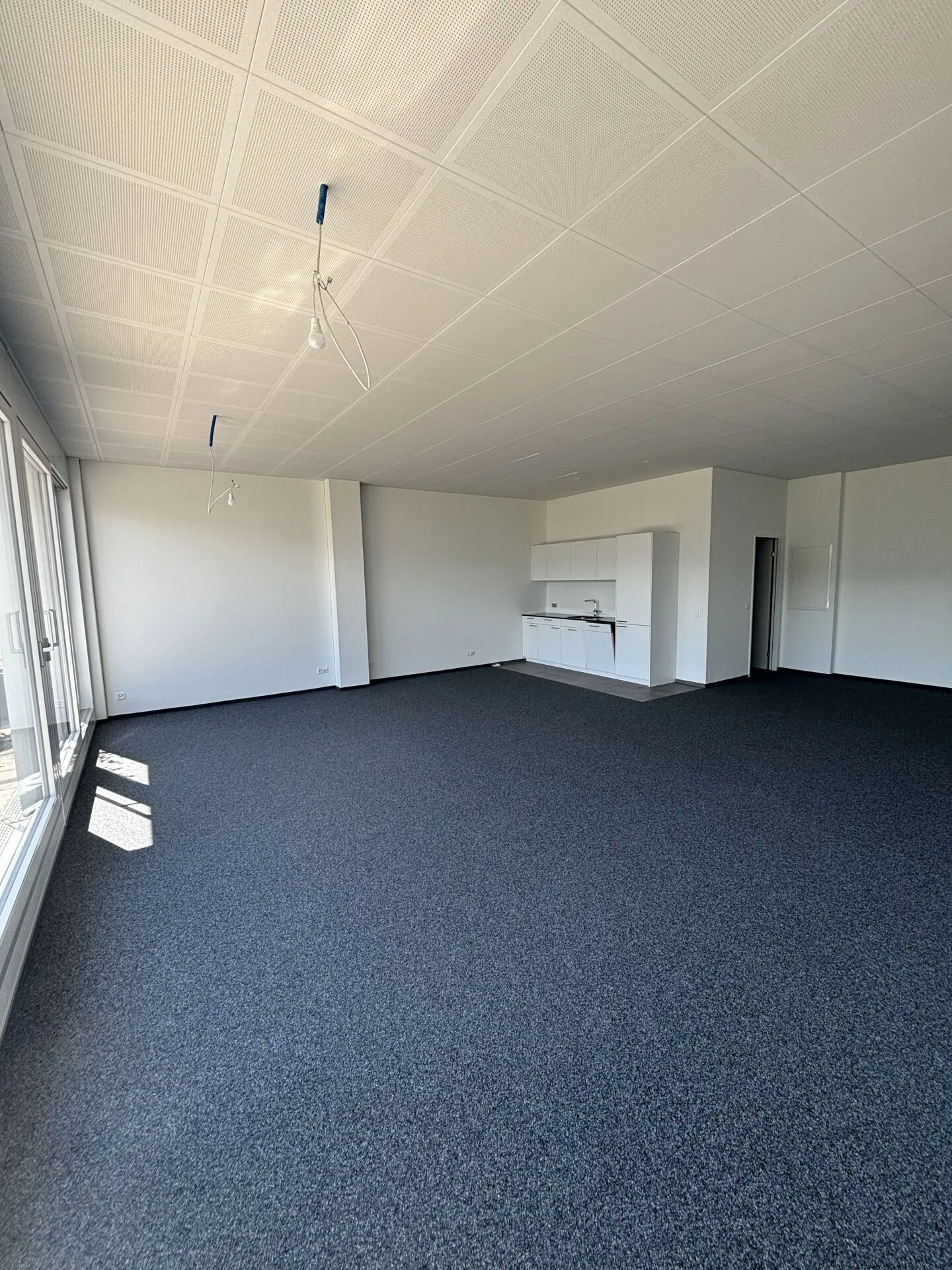 Spazio ufficio con vista lago di 74m2 - Foto 2 di 6