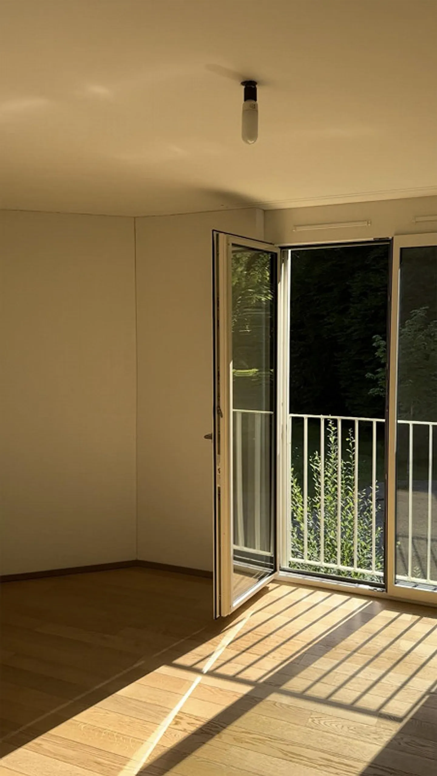 Appartement moderne de 4,5 pièces avec balcon à Perlen - Photo 4 sur 11