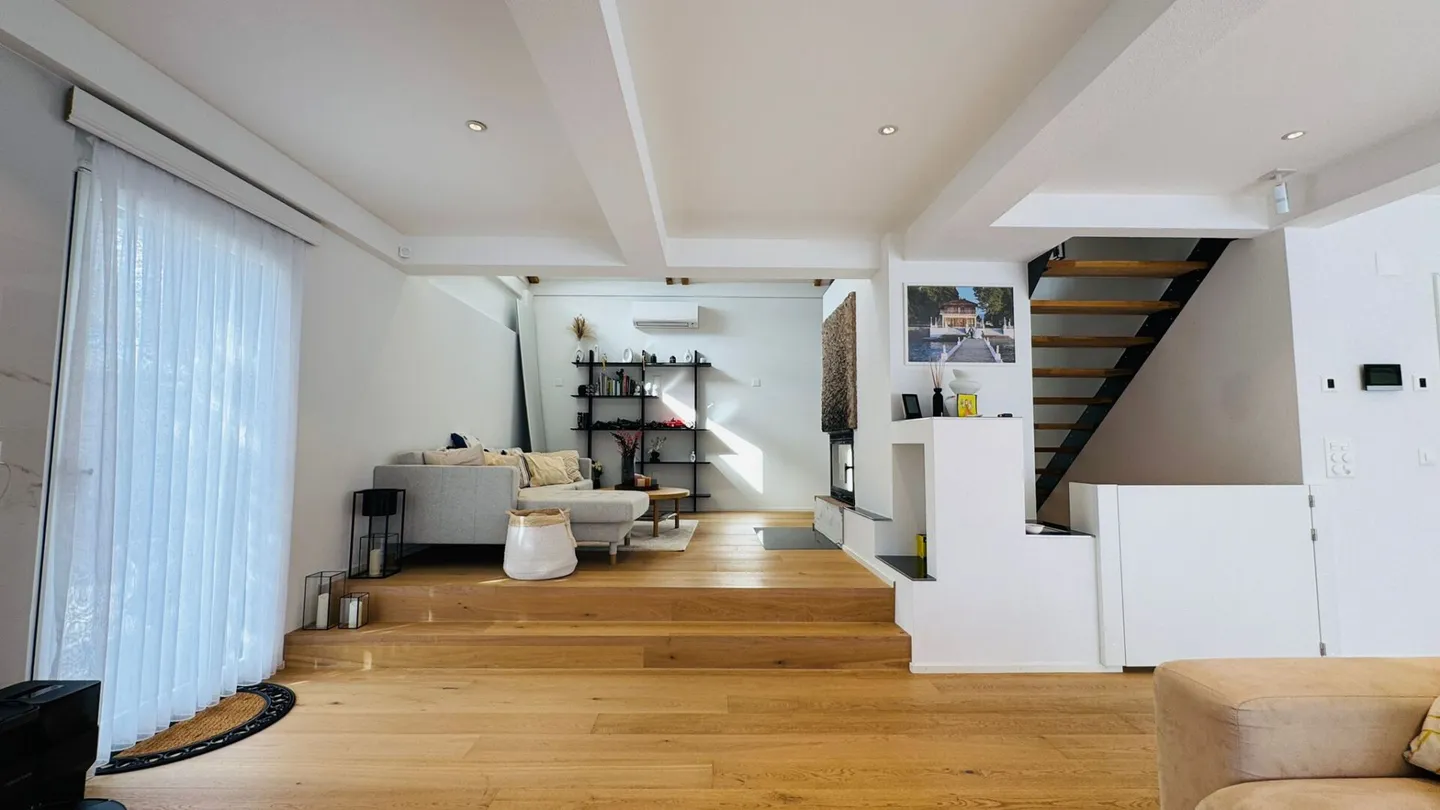 Maison individuelle luxueuse de 6,5 pièces avec piscine, jardin et double garage - Photo 15 sur 26