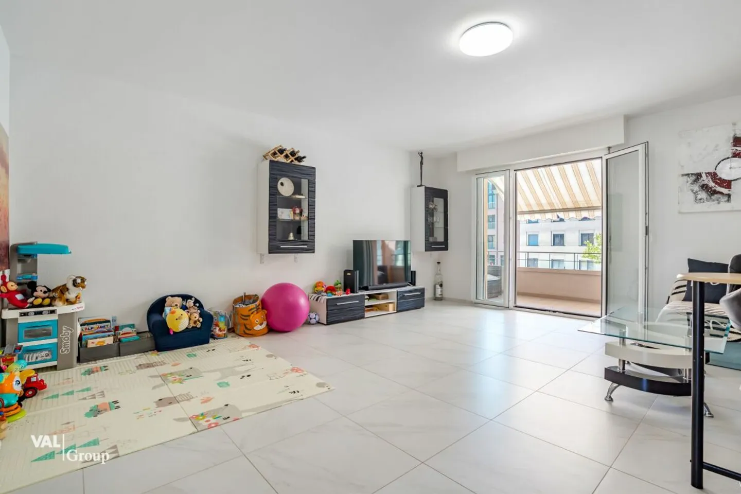 Geräumige 4.5-Zimmer-Wohnung mit Balkon im Herzen von Monthey renoviert - Foto 1 von 10