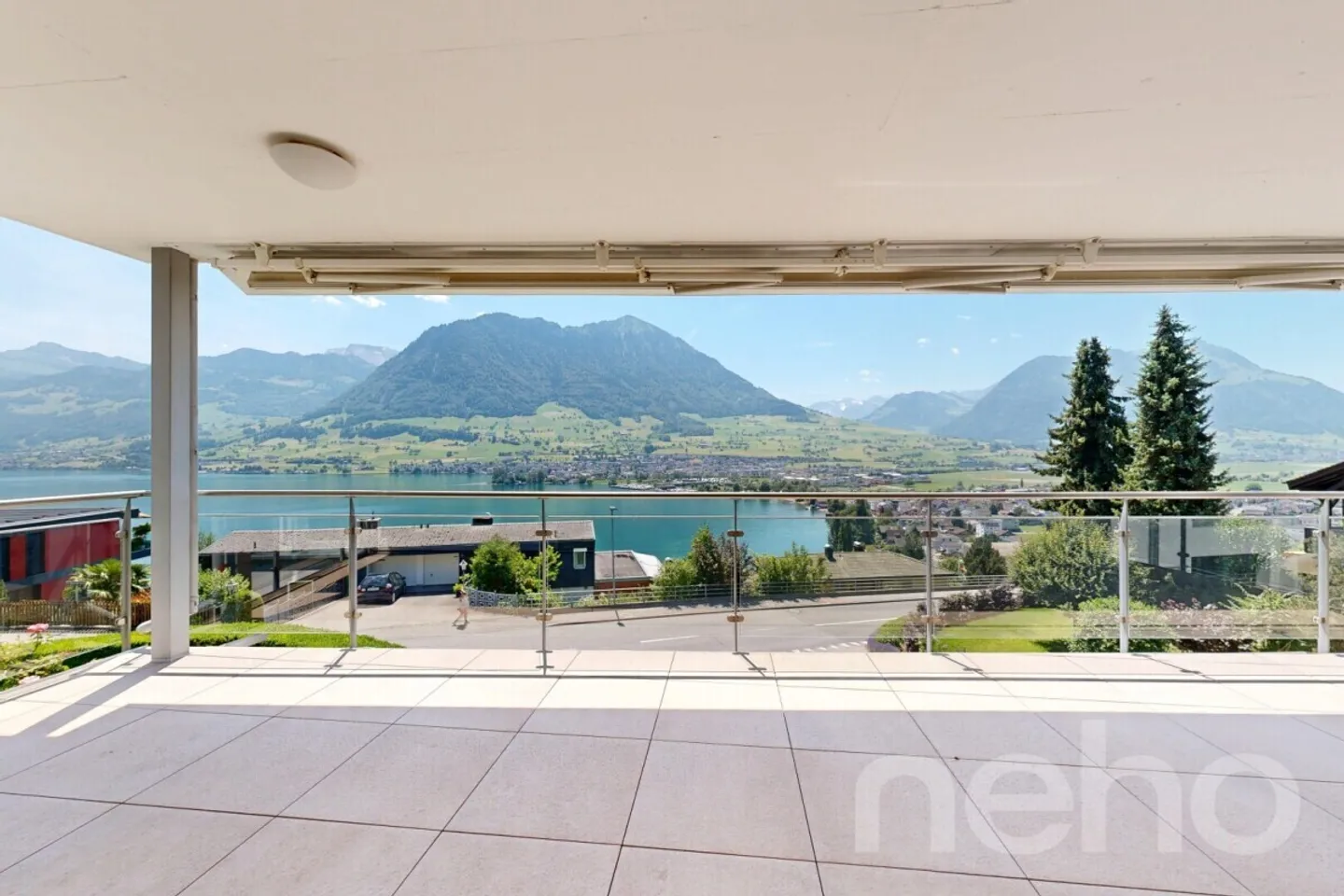 Appartamento con Terrazza e Vista Lago Esclusivo - Foto 3 di 12