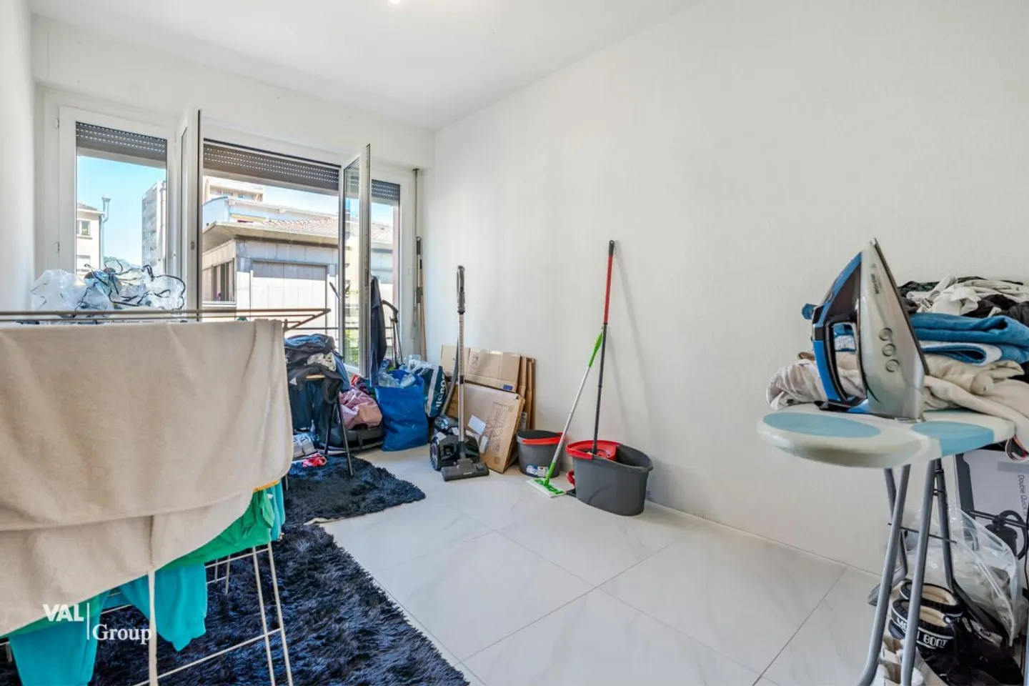 Geräumige 4.5-Zimmer-Wohnung mit Balkon im Herzen von Monthey renoviert - Foto 5 von 10